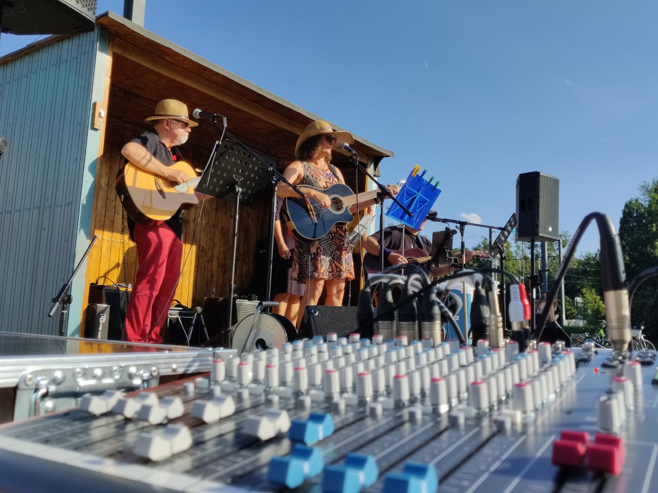 -5242200283226944616_121